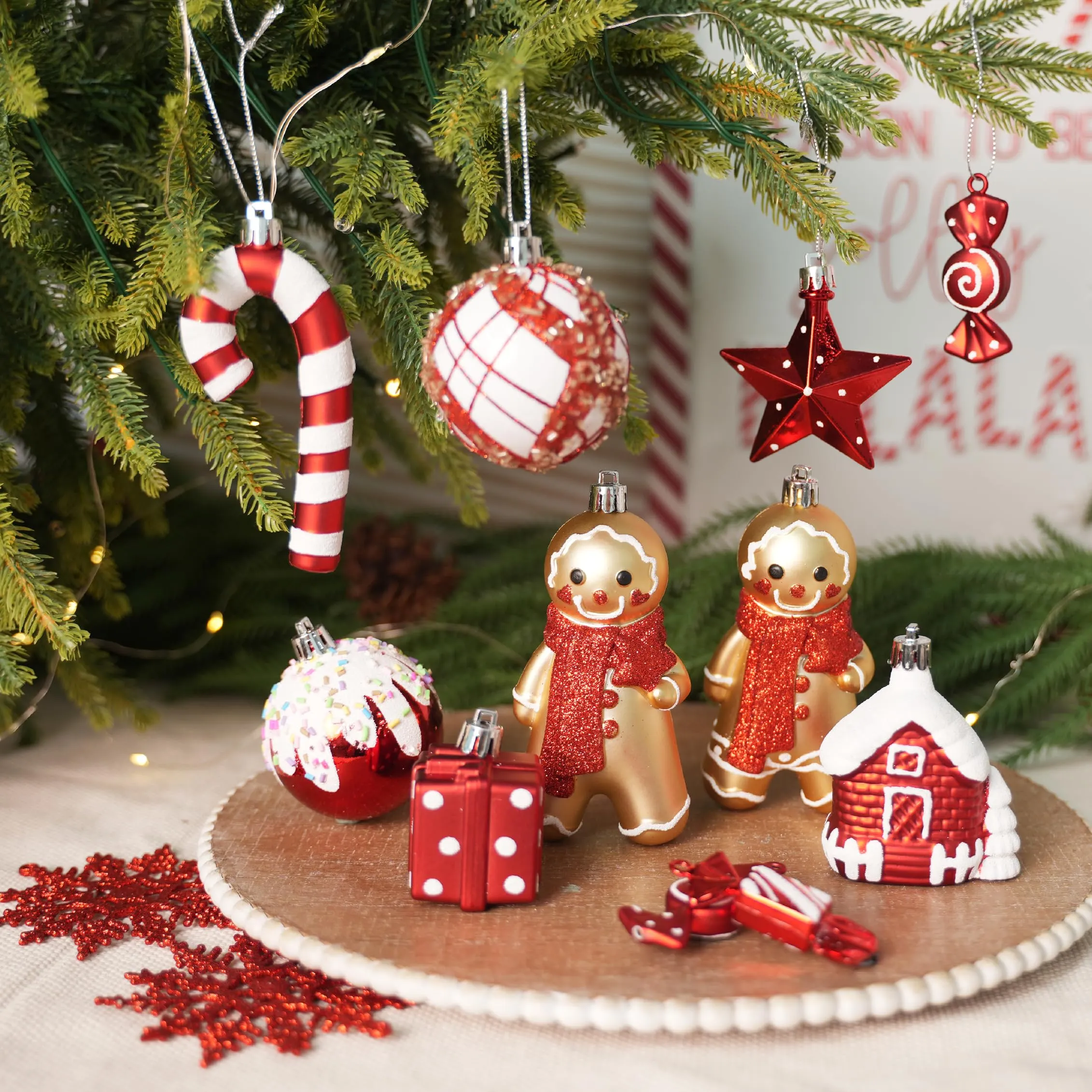 65pcs Red and White Gingerbread Man Gift Decoration Set